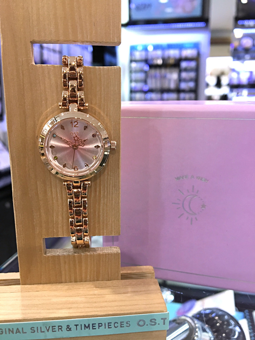 <b><p>OST Sailor Moon Metal Watch OTW118114TPP</p></b><b><p>OST セーラームーンメタル時計 OTW118114TPP スタイリッシュシティルック</p></b><br /><br /><p align='center'>