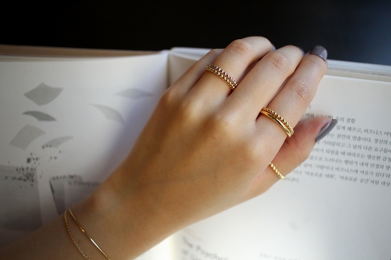 <b><p>rose White Yellow gold Plad Lered ring 3cor</p></b><b><p>ローズ ホワイト イエ ゴールド メッキ 重ね着 リング 3色 女性シルバー 20代</p></b><br /><br /><p align='center'>