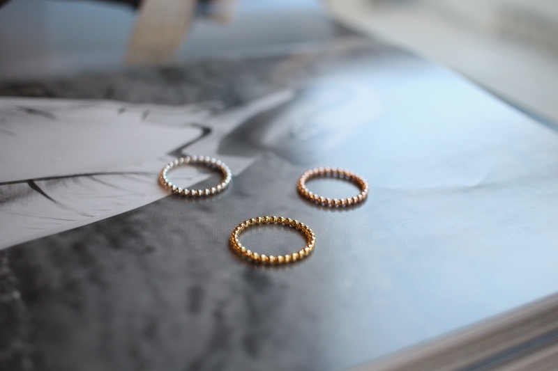 <b><p>rose White Yellow gold Plad Lered ring 3cor</p></b><b><p>ローズ ホワイト イエ ゴールド メッキ 重ね着 リング 3色 女性シルバー 20代</p></b><br /><br /><p align='center'>