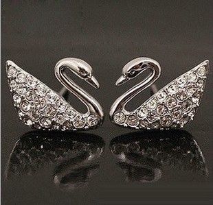Swarovski Elements 1116357 Swan earrings