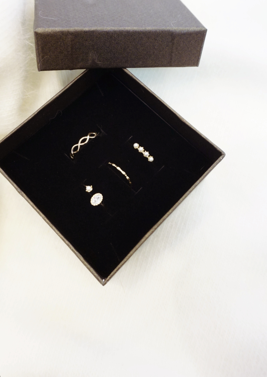 <b><p>Pearl layered ring set 3col tit Design dazzl</p></b><b><p>パールレイヤードリングセット 3col プチなデザイン まぶしい ポトサイクル良い</p></b><br /><br /><p align='center'>