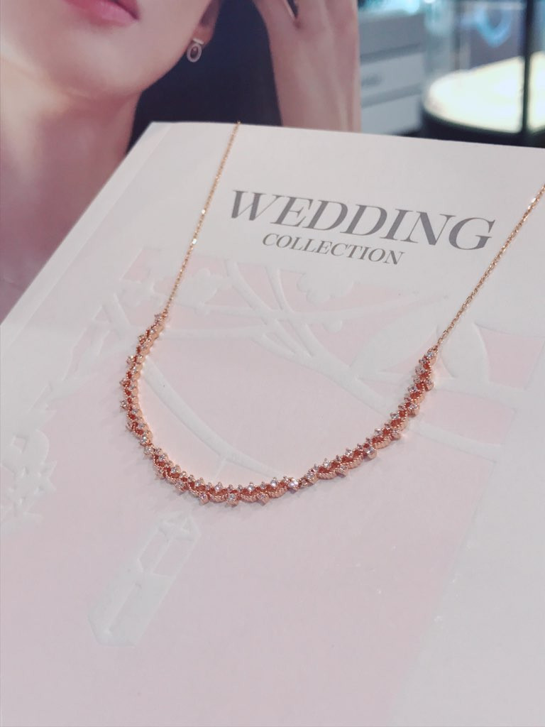 Stonehenge 14k V &amp A Necklace t0464