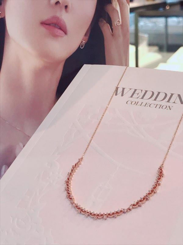 Stonehenge 14k V &amp A Necklace t0464