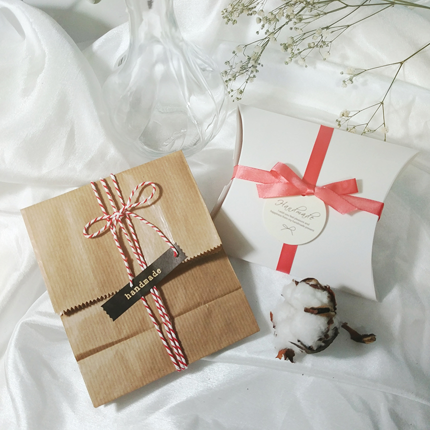 Elizabeth Violet Earrings Earrings Pantone Color P