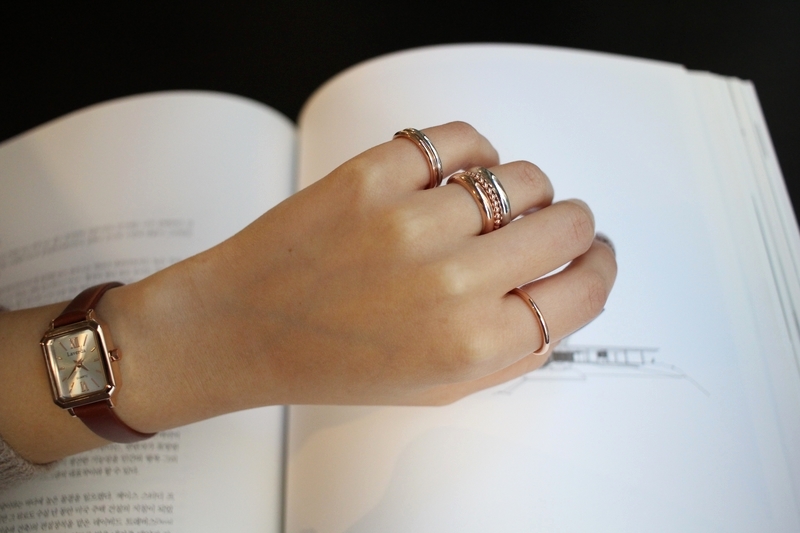 <b><p>rose White Yellow gold Plad Lered ring 3cor</p></b><b><p>ローズ ホワイト イエ ゴールド メッキ 重ね着 リング 3色 女性シルバー 20代</p></b><br /><br /><p align='center'>