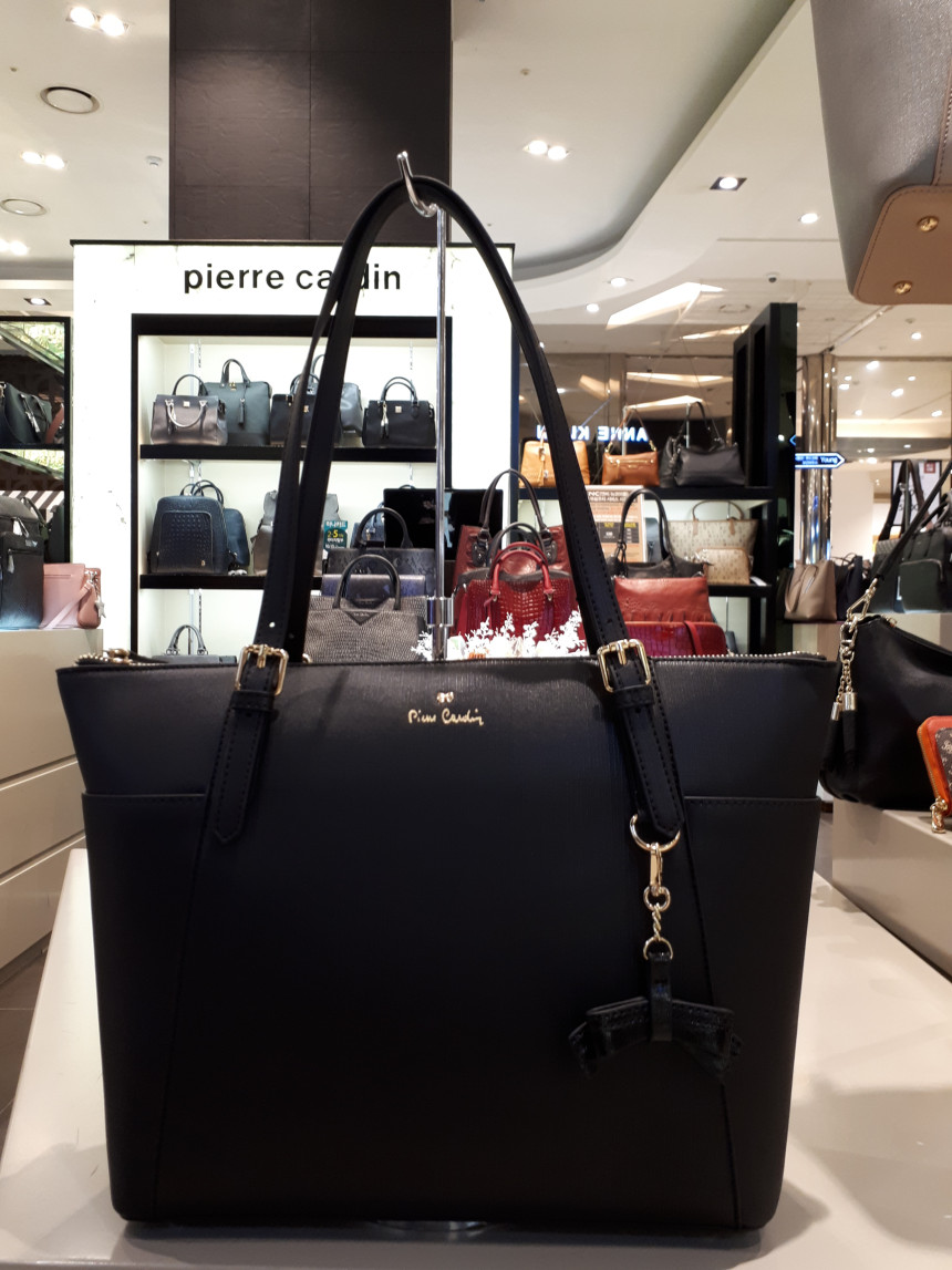 <b><p>Pierre Cardin should bag purse 01H1280Y7</p></b><b><p>ピエールカルダンショルダーバッグショーポベク01H1280Y7シックモダンデザイン洗練されたバックカ</p></b><br /><br /><p align='center'>