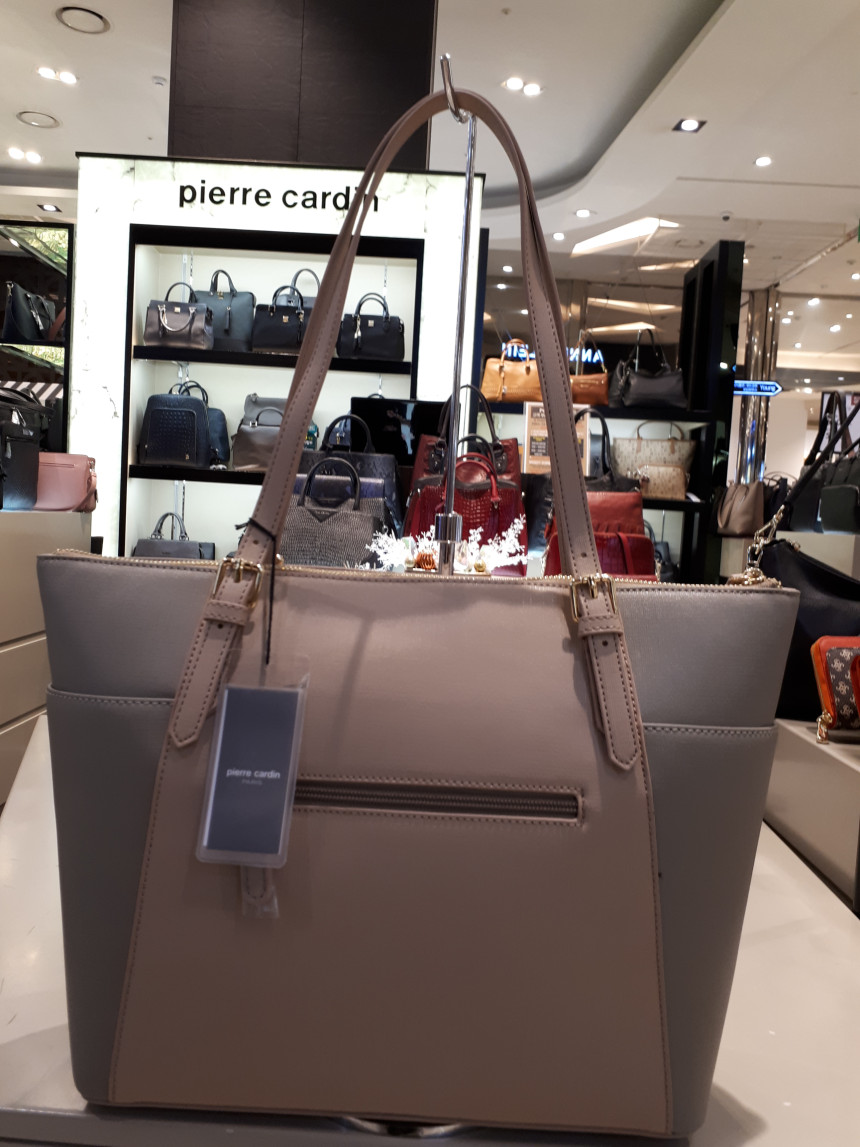 <b><p>Pierre Cardin should bag purse 01H1280Y7</p></b><b><p>ピエールカルダンショルダーバッグショーポベク01H1280Y7シックモダンデザイン洗練されたバックカ</p></b><br /><br /><p align='center'>