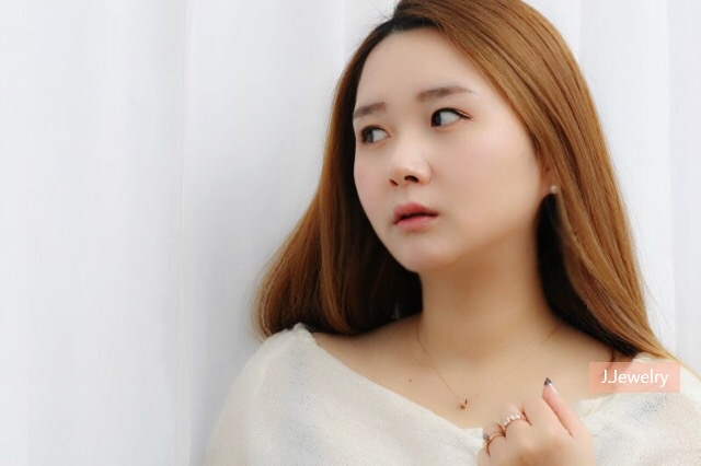 14k 18k Lovely Cubic Necklace 30s Luxurious Gift C