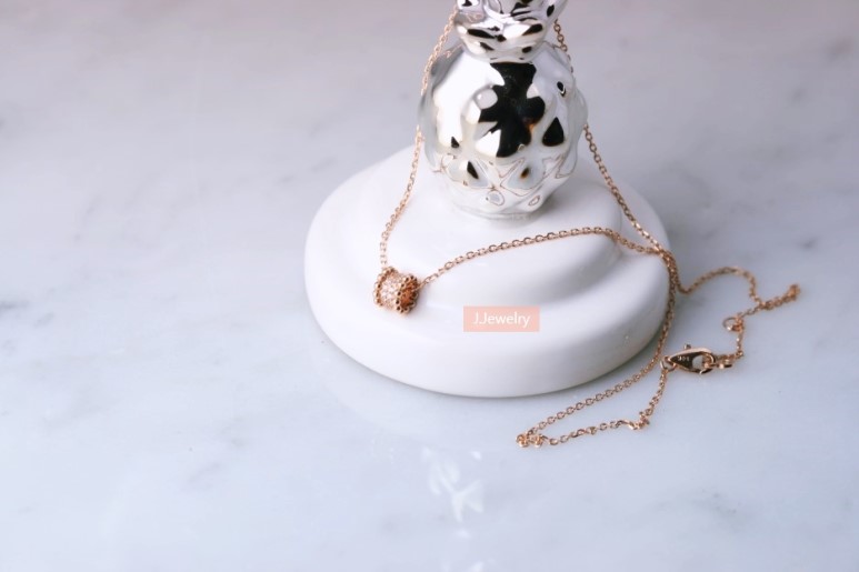 14k 18k Lovely Cubic Necklace 30s Luxurious Gift C