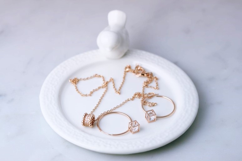 14k 18k Lovely Cubic Necklace 30s Luxurious Gift C