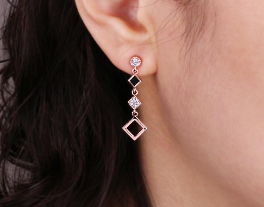 <b><p>Bollare Rhombus Drop Erings onyx SPE342 The</p></b><b><p>ボラレ 菱形ドロップイヤリング2 オニキス SPE342 ディテールがきれい ヨリヨリコーネート</p></b><br /><br /><p align='center'>