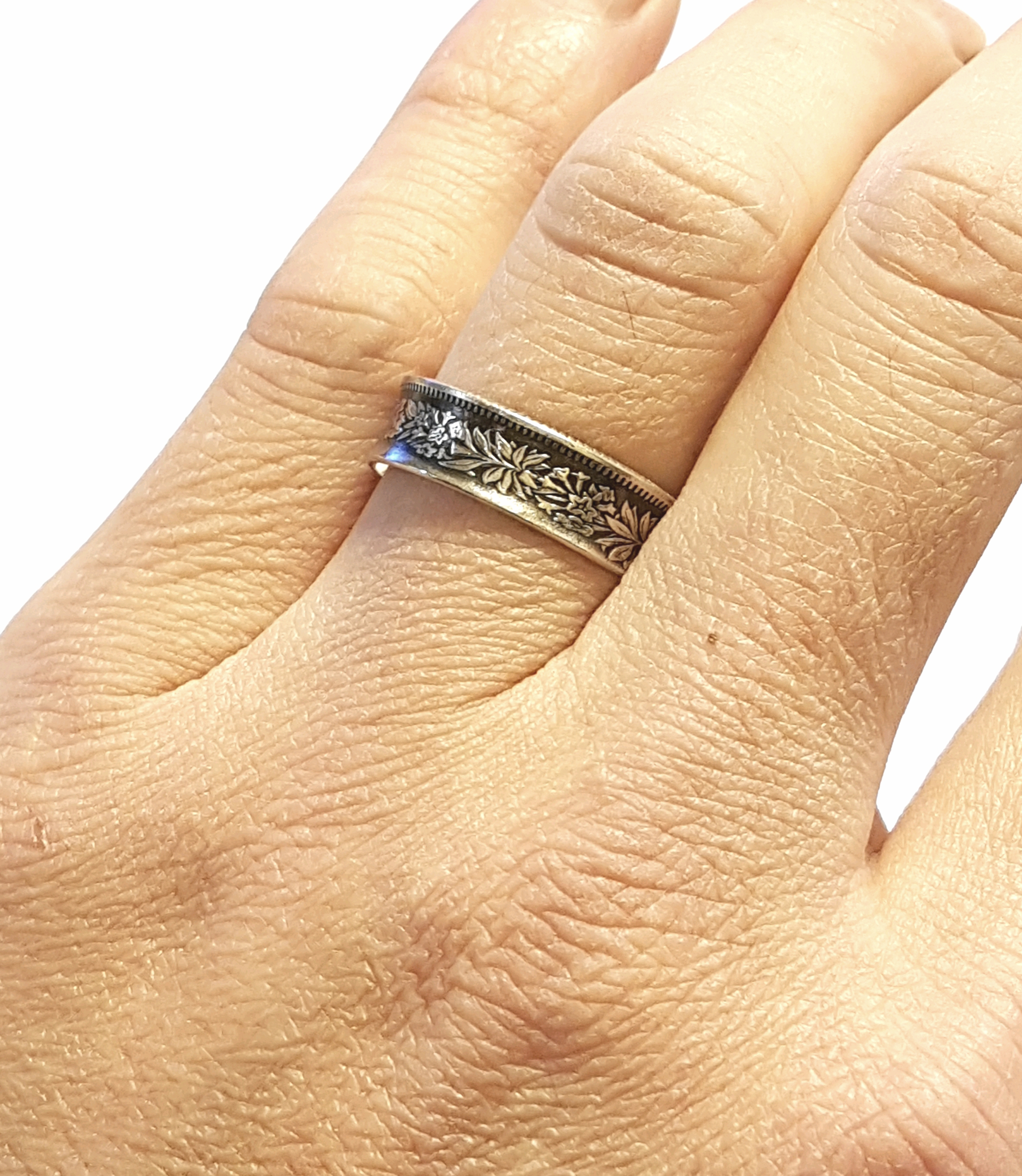 <b><p>Swiss 1 franc 925silver Coin rg Initial Markg</p></b><b><p>スイスの 1フラン 925silver コインリング イニシャル刻印 ハンドメイド</p></b><br /><br /><p align='center'>