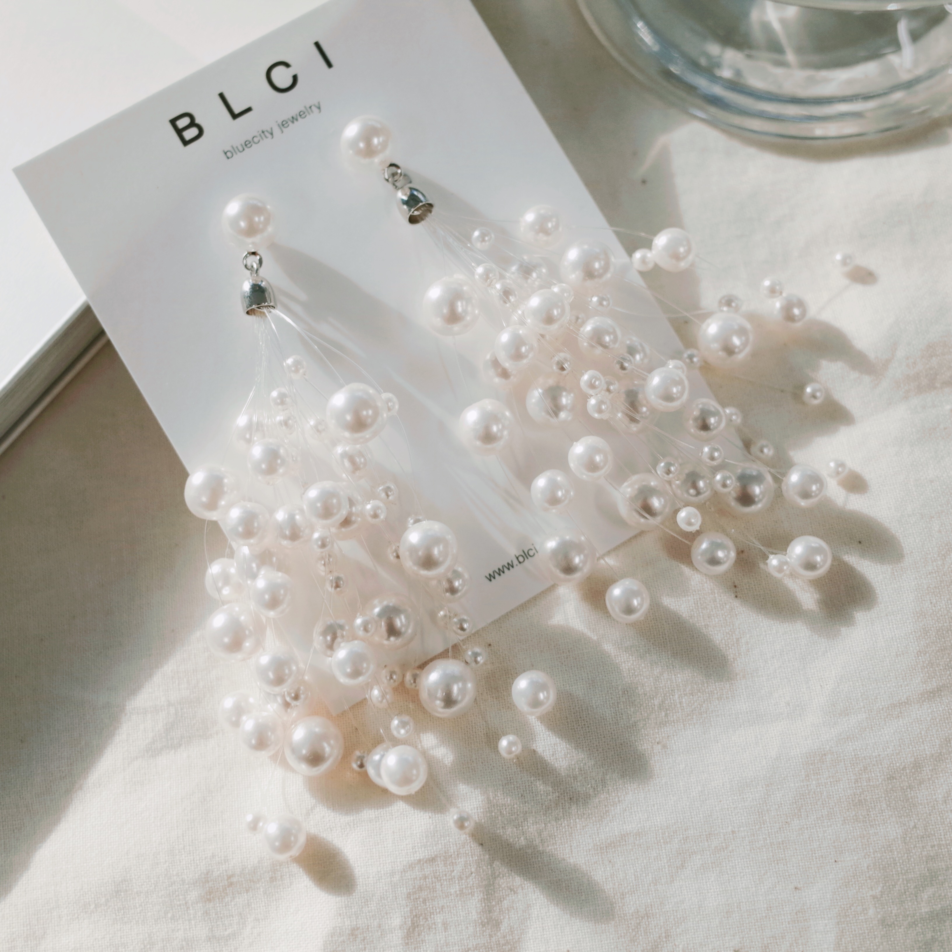 <b><p>Order rush Silv fing Moss flow Pearl god</p></b><b><p>注文殺到 ウンチム カスミソウ フラワー 真珠 女神 ドロップ イヤリング ボールド</p></b><br /><br /><p align='center'>