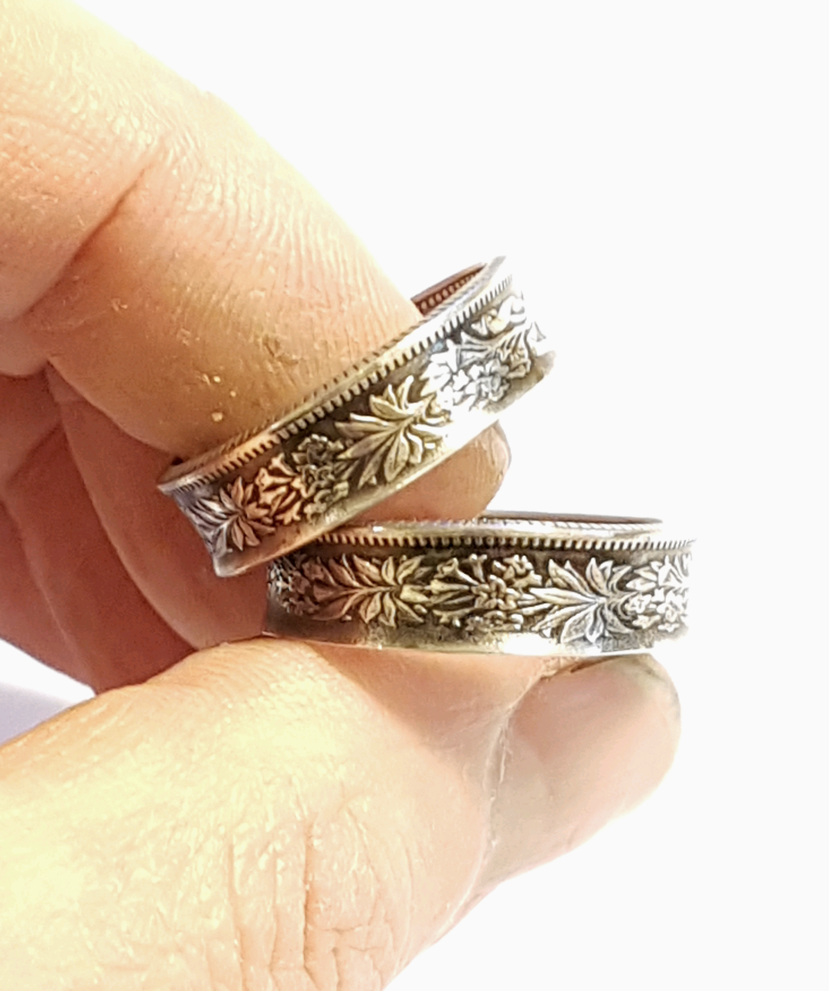 <b><p>Swiss 1 franc 925silver Coin rg Initial Markg</p></b><b><p>スイスの 1フラン 925silver コインリング イニシャル刻印 ハンドメイド</p></b><br /><br /><p align='center'>