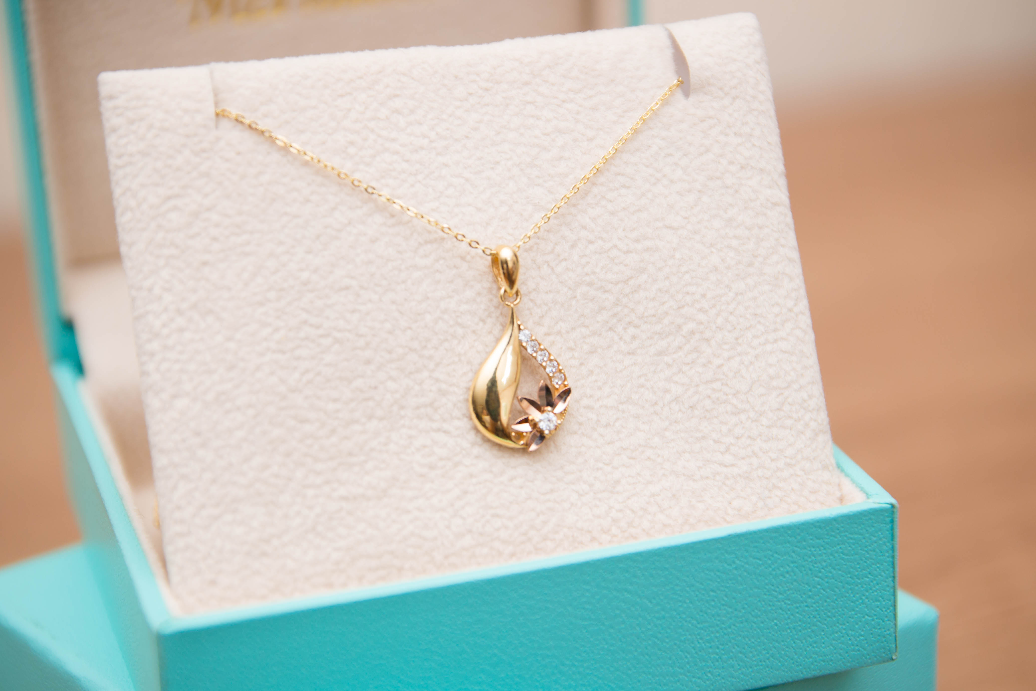 Khasab Water Drop Necklace 14k Pendant 30 lender 1