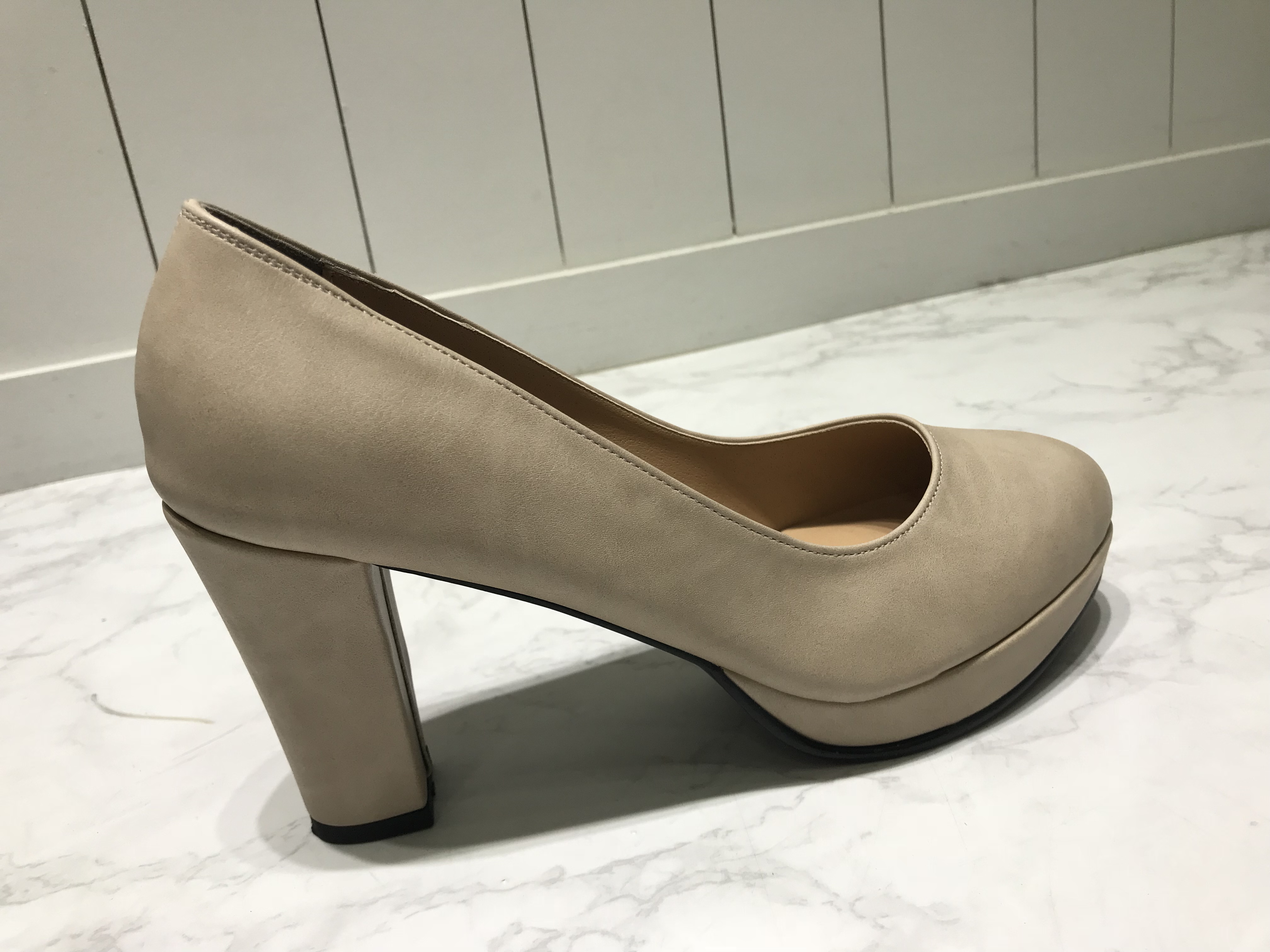 <b><p>neat lher Go Pumps Hill Korn Modn mo Femini</p></b><b><p>すっきりとした レザー 行って見れ パンプスヒール 韓国語 モダンムード 女性らしいスタイル</p></b><br /><br /><p align='center'>