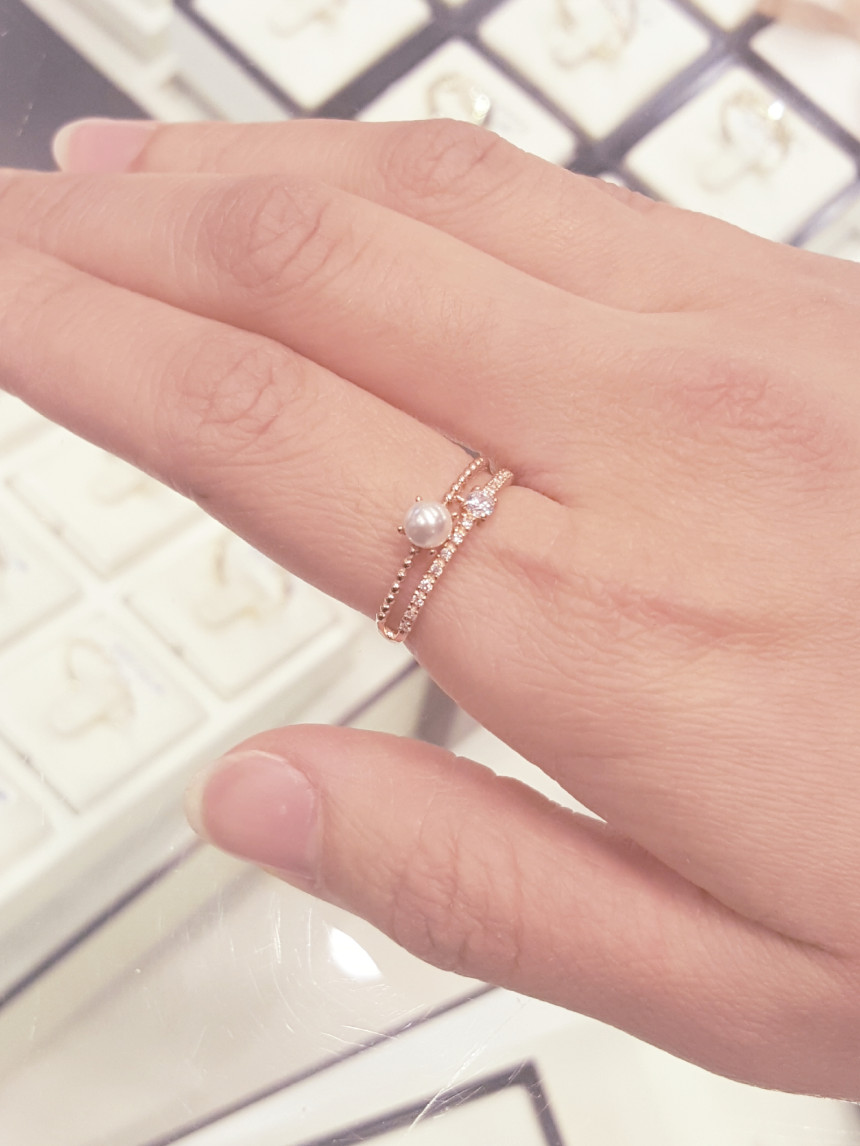 <b><p>Lloyd Lauret Line Pearl Rg LRT17212T</p></b><b><p>ロイド ロレトライン パールリング LRT17212T</p></b><br /><br /><p align='center'>