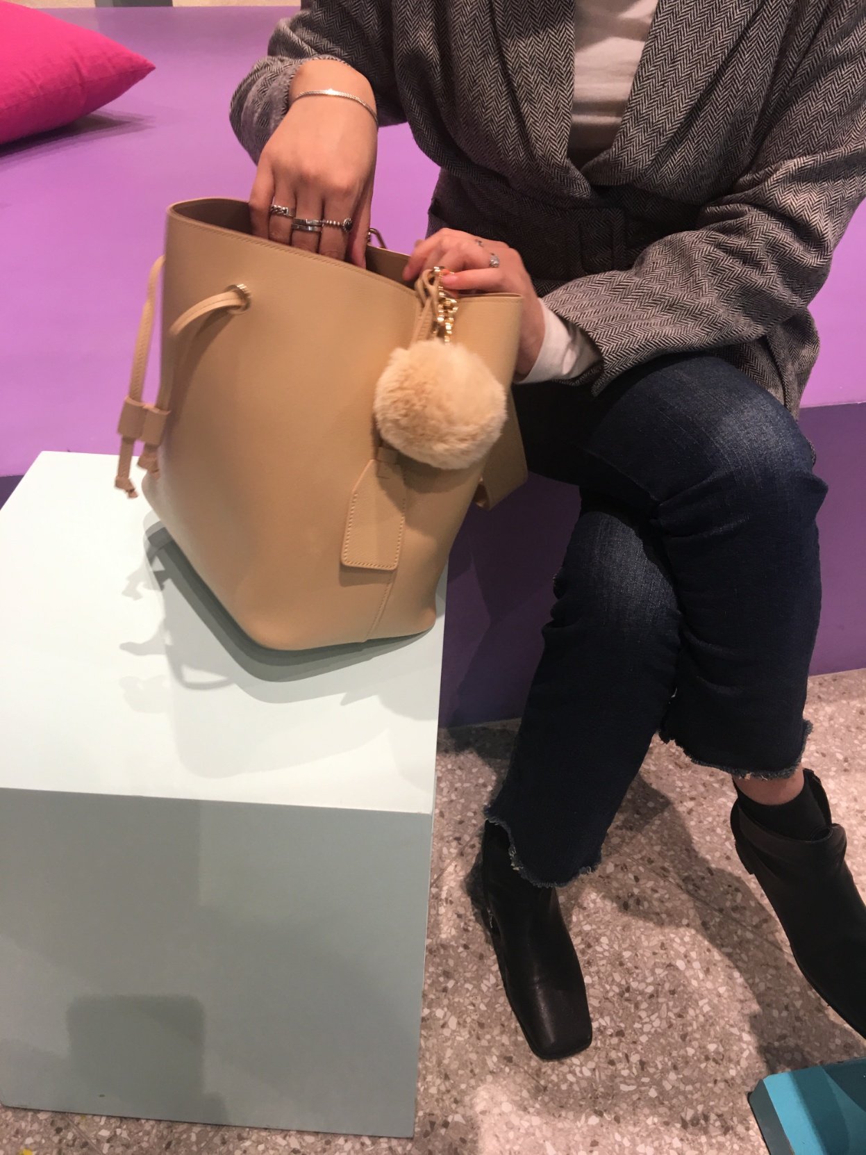 <b><p>Do not pour foam buckle 5color Daily Bag</p></b><b><p>無排ポンポンがバケットバッグ5colorデイリーショルダーバッグオフィスバッグ秋、20代の女性のバッ</p></b><br /><br /><p align='center'>