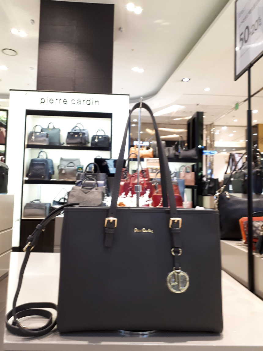 <b><p>Pierre Cardin Should Bag 01H1280V3 Simple</p></b><b><p>ピエールカルダンショルダーバッグ01H1280V3シンプルフレンチルックユニークな感性ムード美しいギ</p></b><br /><br /><p align='center'>