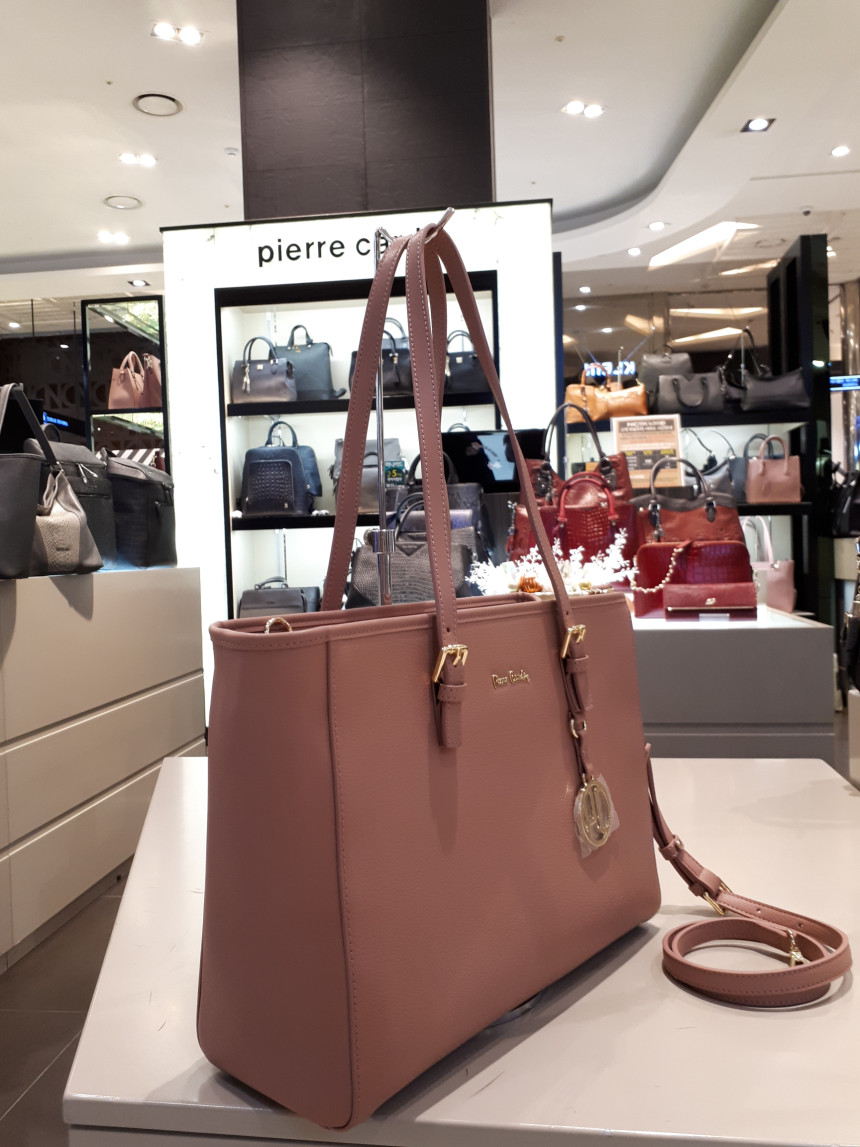 <b><p>Pierre Cardin Should Bag 01H1280V3 Simple</p></b><b><p>ピエールカルダンショルダーバッグ01H1280V3シンプルフレンチルックユニークな感性ムード美しいギ</p></b><br /><br /><p align='center'>