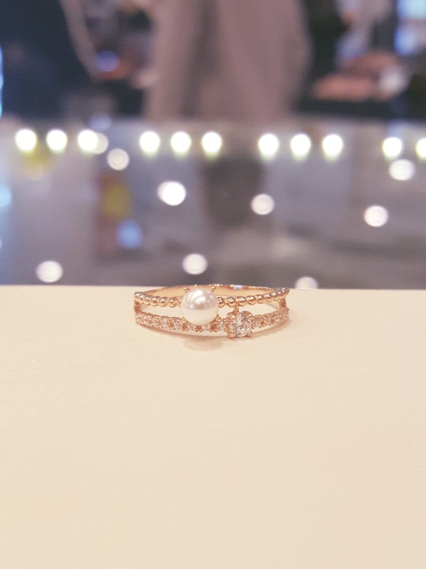 <b><p>Lloyd Lauret Line Pearl Rg LRT17212T</p></b><b><p>ロイド ロレトライン パールリング LRT17212T</p></b><br /><br /><p align='center'>