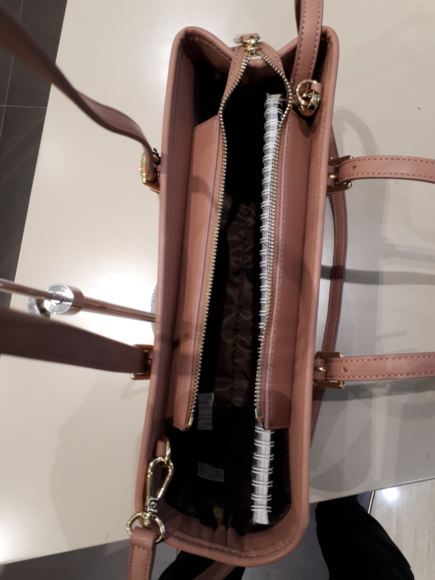 <b><p>Pierre Cardin Should Bag 01H1280V3 Simple</p></b><b><p>ピエールカルダンショルダーバッグ01H1280V3シンプルフレンチルックユニークな感性ムード美しいギ</p></b><br /><br /><p align='center'>