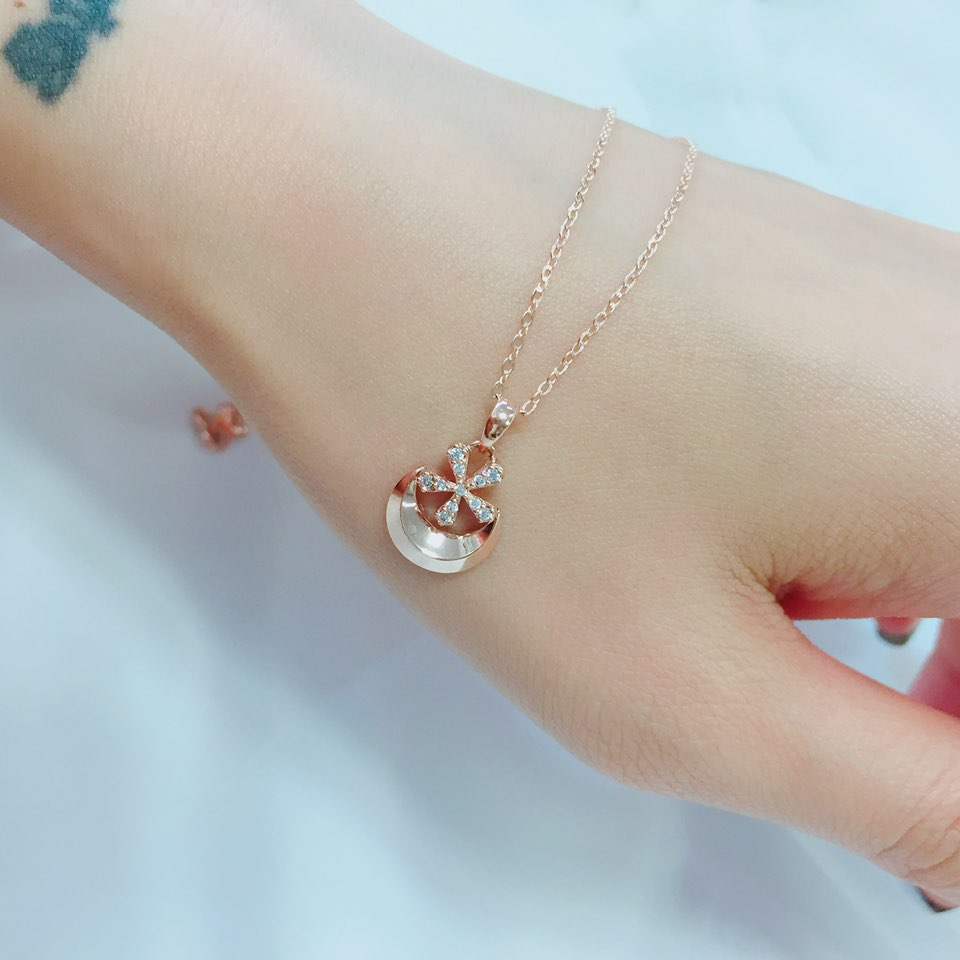 Flower door necklace Women 14k Women 18k points 14