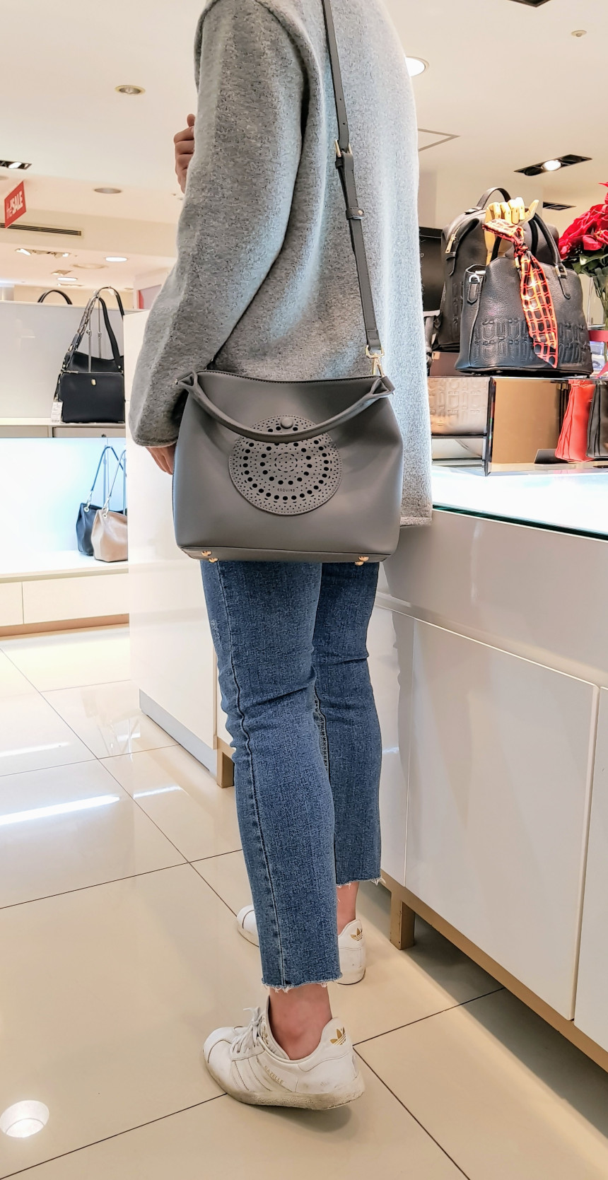 <b><p>Esqre Eyelet Shoulder Cross EC8SHB950GY Gray</p></b><b><p>エスクァイアアイレットショルダークロスEC8SHB950GYグレーゲストコーディネートデイリー結婚式</p></b><br /><br /><p align='center'>