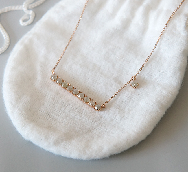 18k 1 part Gray Rough Diamond Necklace Girlfriend 
