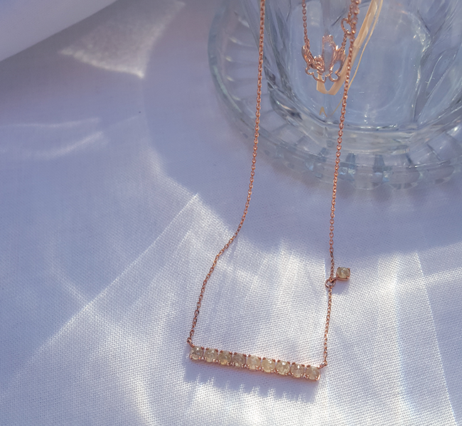 18k 1 part Gray Rough Diamond Necklace Girlfriend 