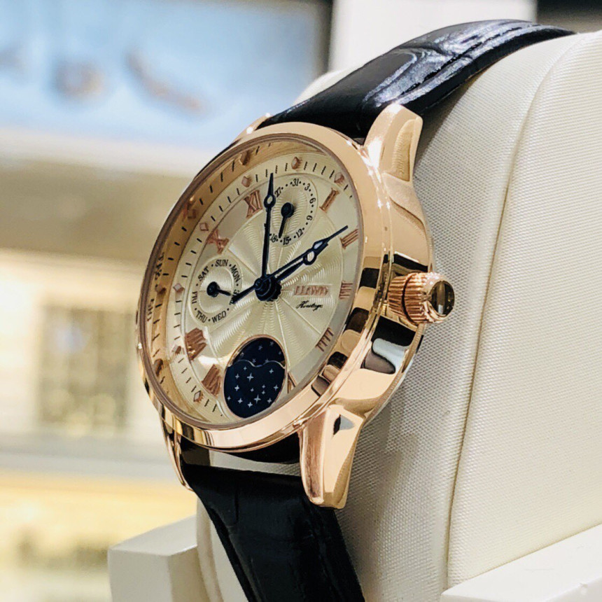 <b><p>Lloyd Heritage classic Moon Phe couple ath</p></b><b><p>ロイド ヘリテージ クラシック ムーンフェイズ カップル レザー 時計</p></b><br /><br /><p align='center'>