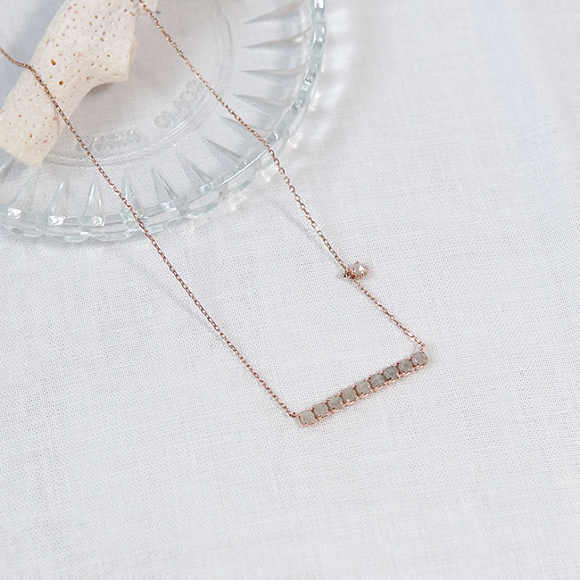18k 1 part Gray Rough Diamond Necklace Girlfriend 