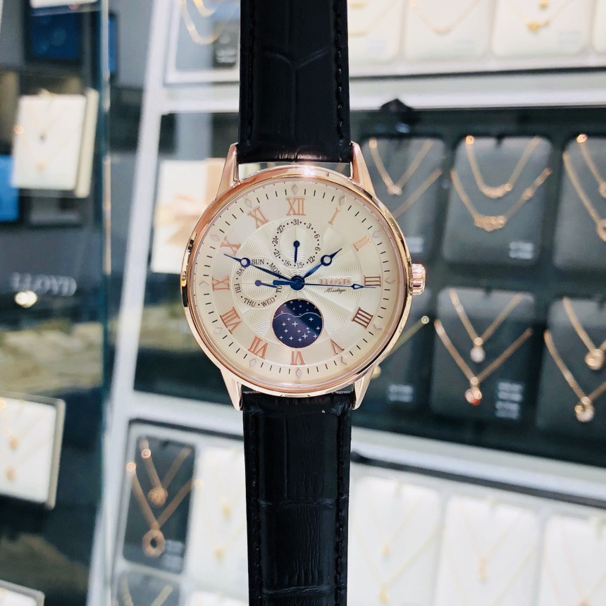 <b><p>Lloyd Heritage classic Moon Phe couple ath</p></b><b><p>ロイド ヘリテージ クラシック ムーンフェイズ カップル レザー 時計</p></b><br /><br /><p align='center'>