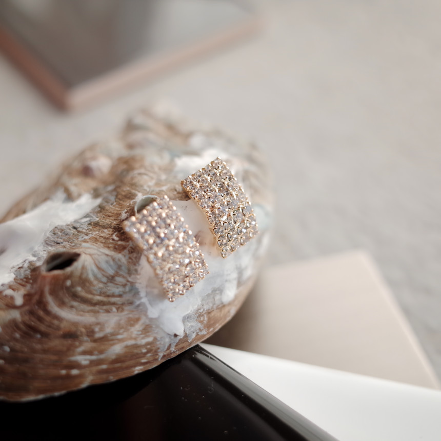 <b><p>NO.82 Hitch Curbstone Dense earring Stylish</p></b><b><p>NO.82 ヒッチ カーブストーン細かく イヤリング スタイリッシュな シックな</p></b><br /><br /><p align='center'>