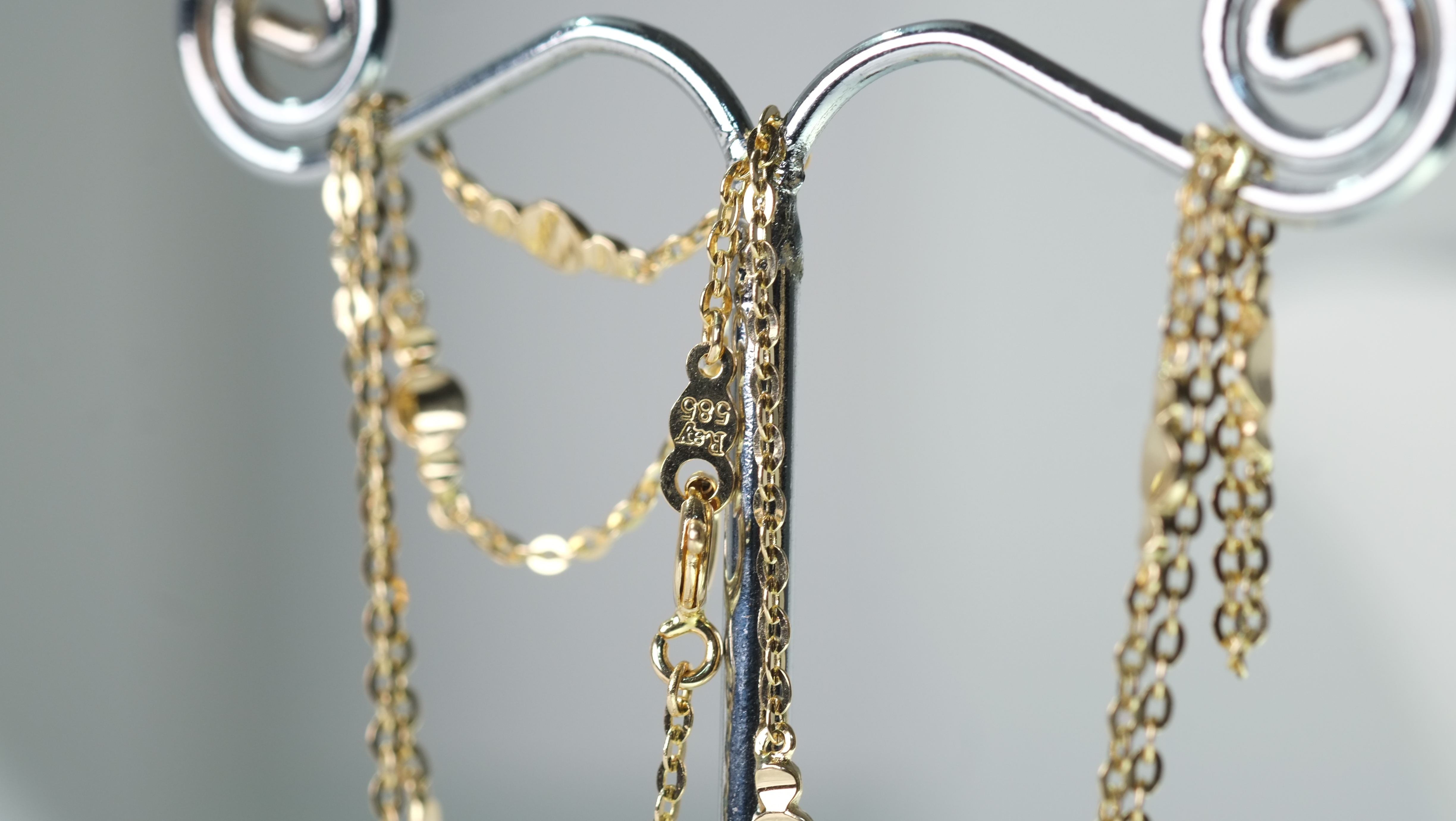 Circle Necklace Pink Gold Petit Design 14k Chain 1