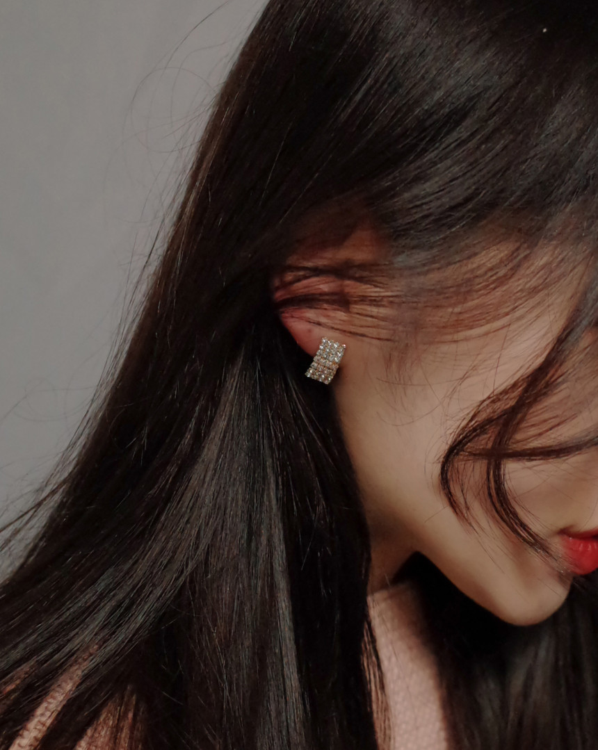 <b><p>NO.82 Hitch Curbstone Dense earring Stylish</p></b><b><p>NO.82 ヒッチ カーブストーン細かく イヤリング スタイリッシュな シックな</p></b><br /><br /><p align='center'>