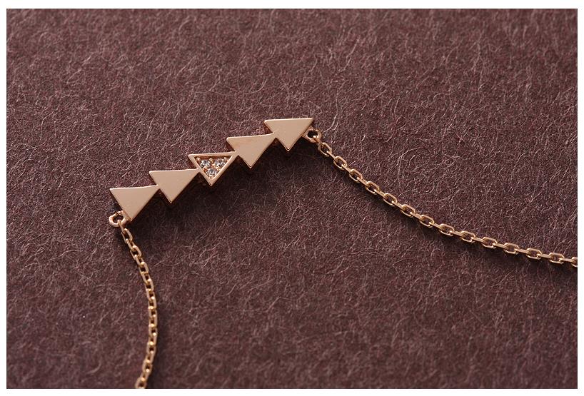 14k Liberte pattern triangular necklace