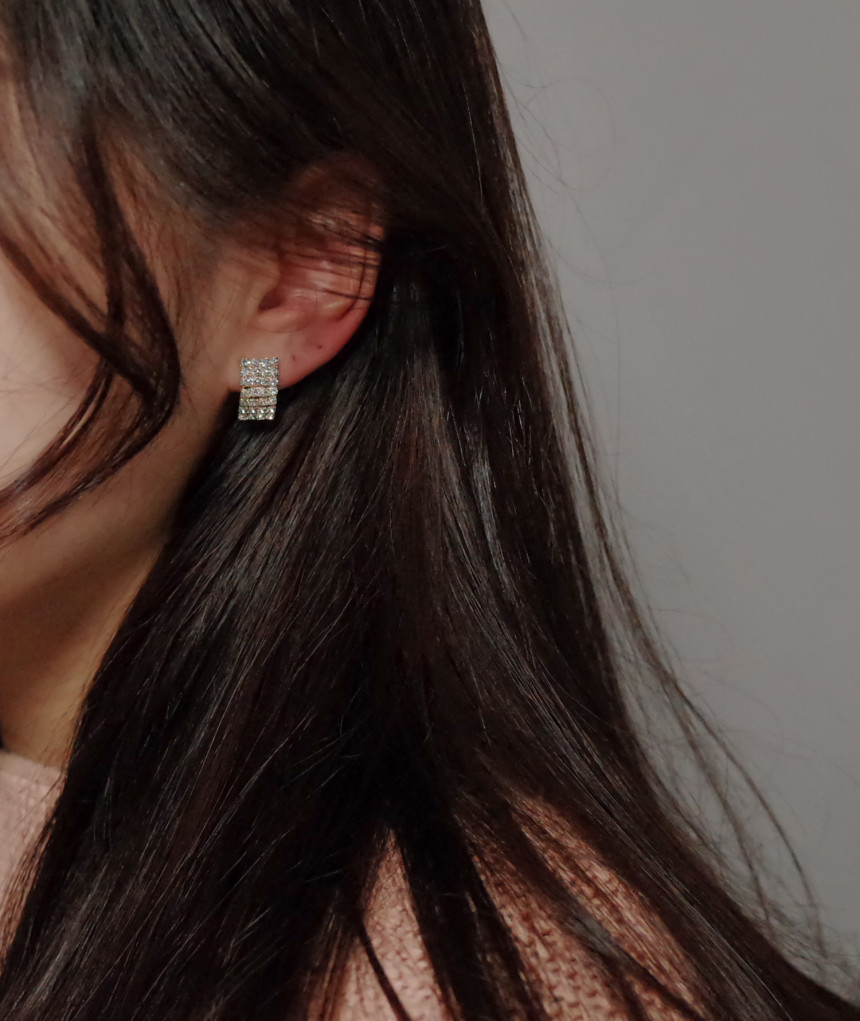 <b><p>NO.82 Hitch Curbstone Dense earring Stylish</p></b><b><p>NO.82 ヒッチ カーブストーン細かく イヤリング スタイリッシュな シックな</p></b><br /><br /><p align='center'>