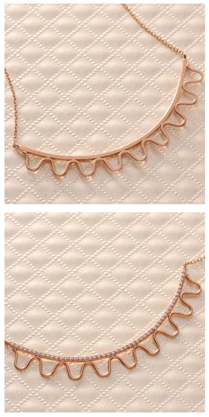 14k Papillion rosé necklace