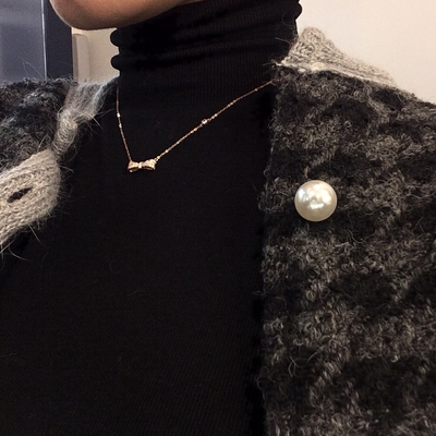 Louisiana Ribbon Cubic Necklace 14k 18k Unique Sen