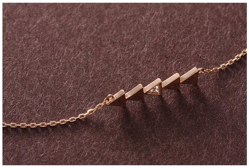14k Liberte pattern triangular necklace