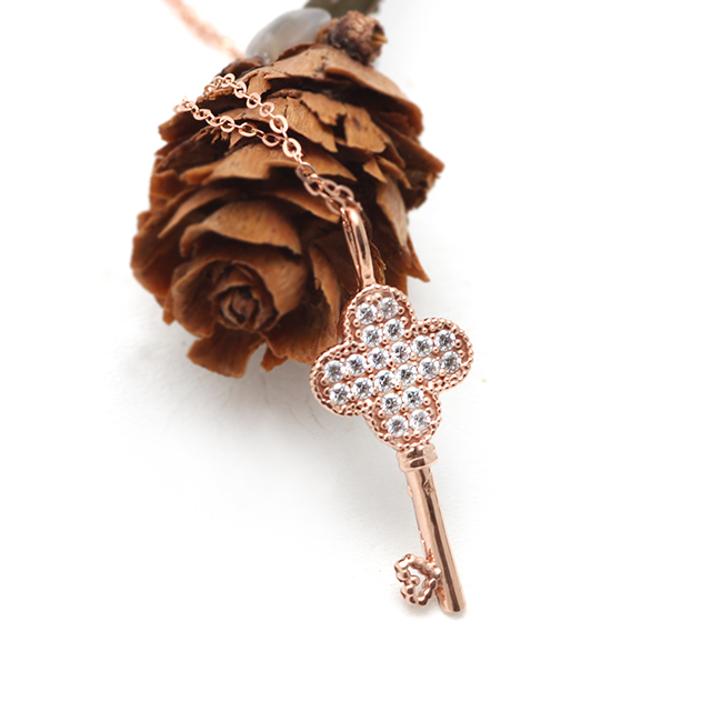 Isabel Mignon 14K Love Key Pendant PK20052 Basic C