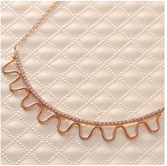 14k Papillion rosé necklace