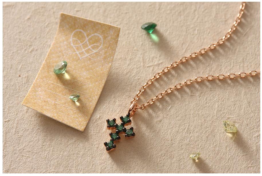 14k Jade Etwal Cross Cross Necklace