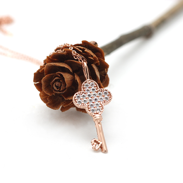 Isabel Mignon 14K Love Key Pendant PK20052 Basic C