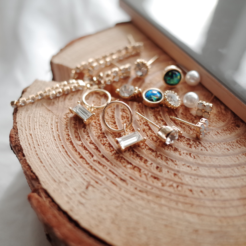 <b><p>NO.84 Throbbing Stall SET Earrs ylish Chic</p></b><b><p>NO.84 ドキドキときめき 失速SETイヤリング スタイリッシュな シックな ユニーデザイン</p></b><br /><br /><p align='center'>