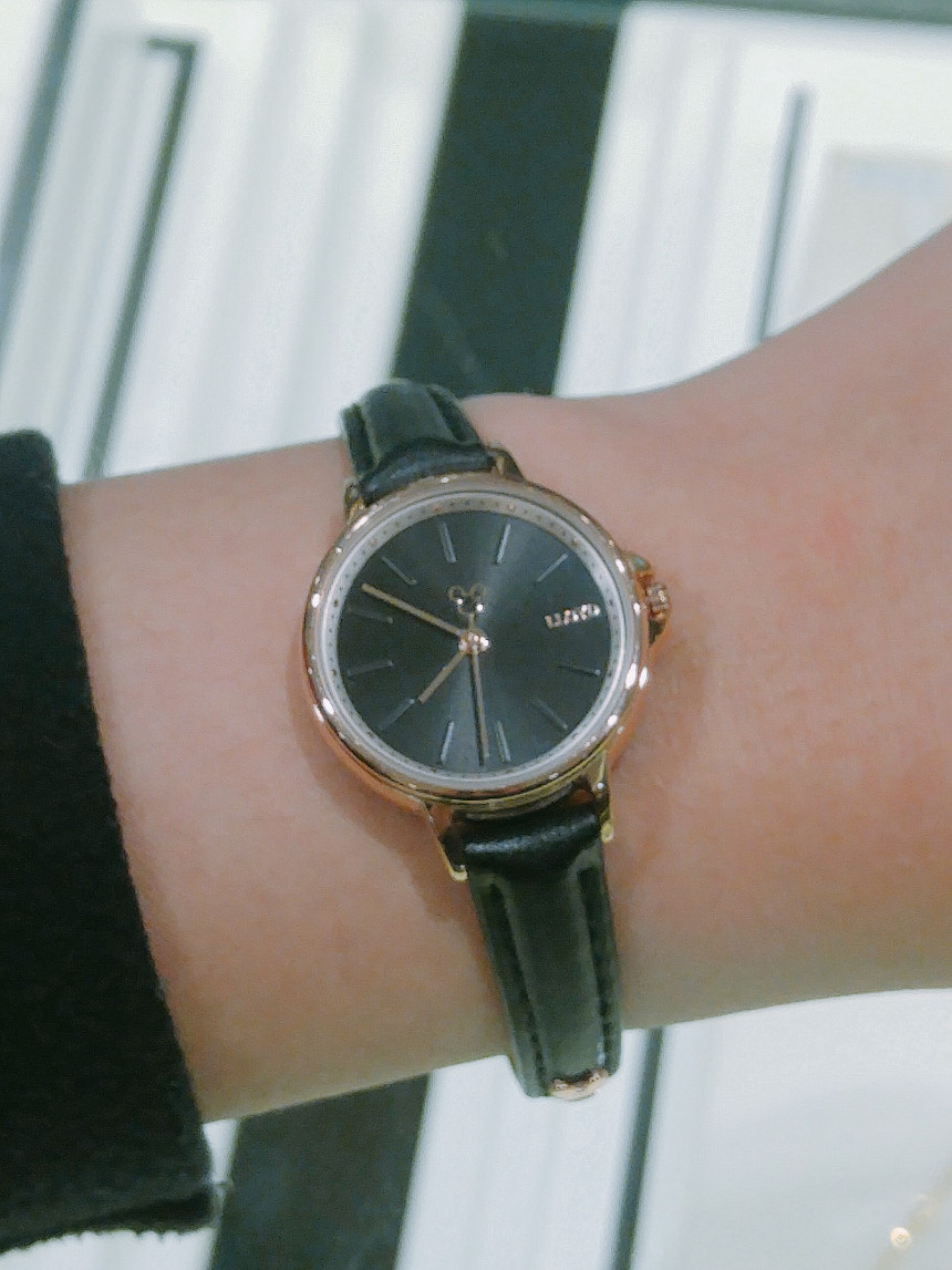 <b><p>Lloyd Disney Collaboration Mick couple LL2G18105</p></b><b><p>ロイド ディズニーコラボ ミッキー カップル 時計 LL2G18105 女性 レザー</p></b><br /><br /><p align='center'>