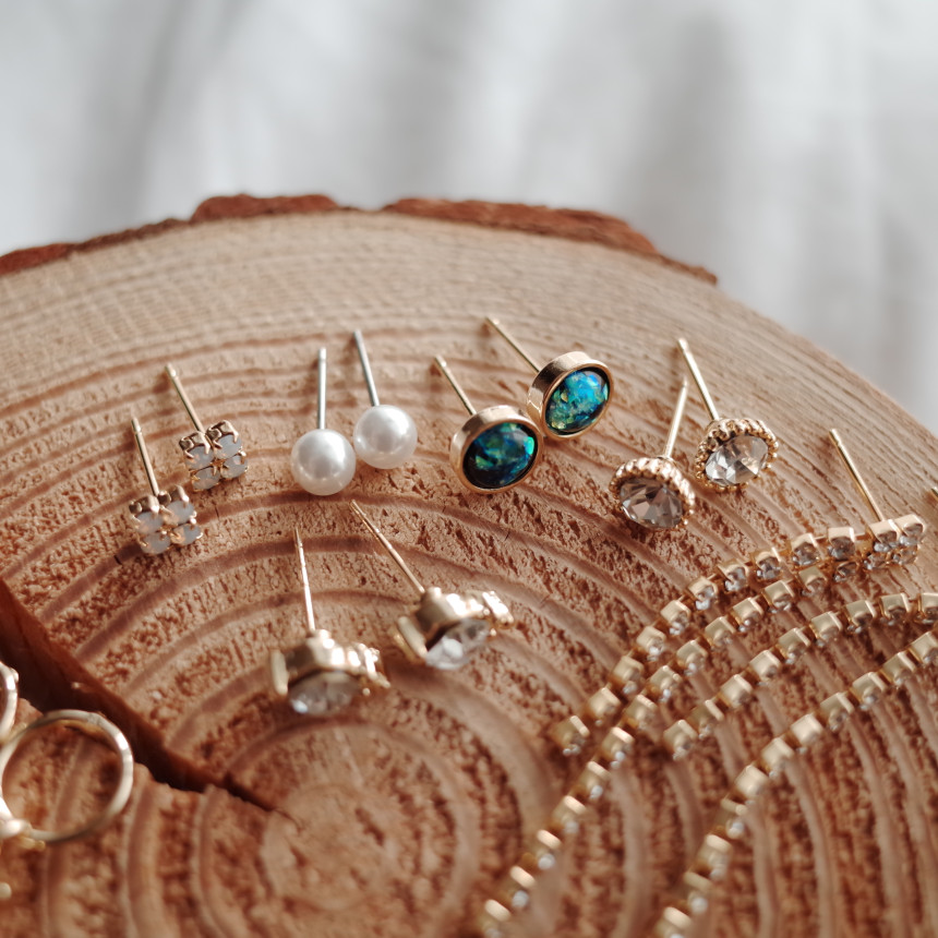 <b><p>NO.84 Throbbing Stall SET Earrs ylish Chic</p></b><b><p>NO.84 ドキドキときめき 失速SETイヤリング スタイリッシュな シックな ユニーデザイン</p></b><br /><br /><p align='center'>