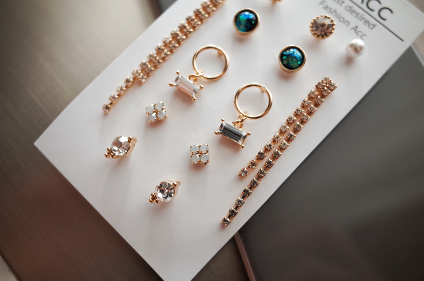 <b><p>NO.84 Throbbing Stall SET Earrs ylish Chic</p></b><b><p>NO.84 ドキドキときめき 失速SETイヤリング スタイリッシュな シックな ユニーデザイン</p></b><br /><br /><p align='center'>