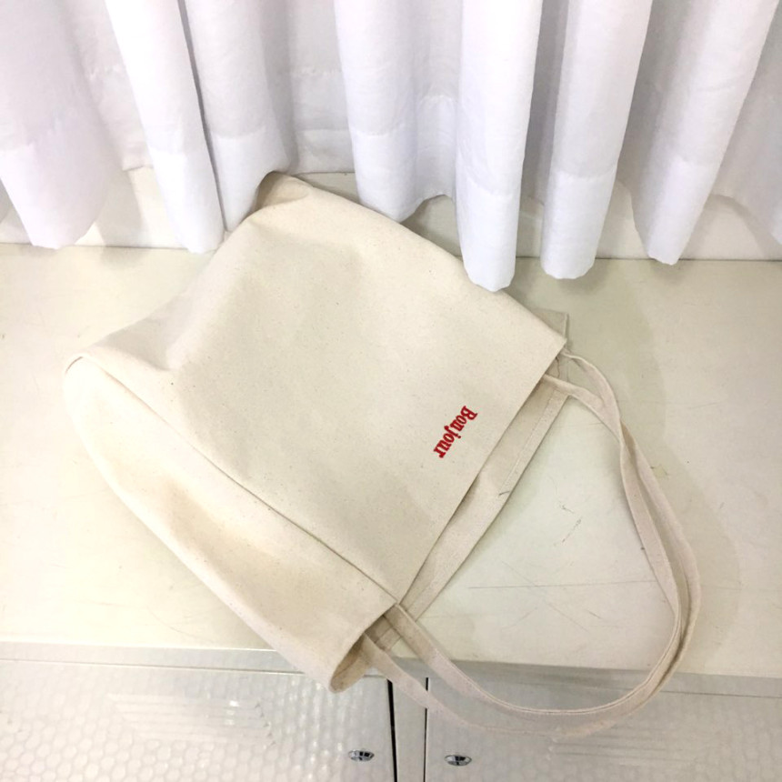 <b><p>Bonjour Embroidery Eco Bag Women in their</p></b><b><p>ボンジュール刺繍エコバック20代の女性収納力が良いレタリング男女共用インスタファッションカジュアル</p></b><br /><br /><p align='center'>